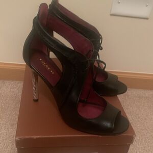 ❤️❤️❤️Coach heels ❤️Size9.5❤️❤️❤️